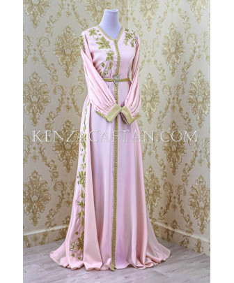 Caftan Sophia (rose) - Caftan rose pastel en satin de soie by KENZA