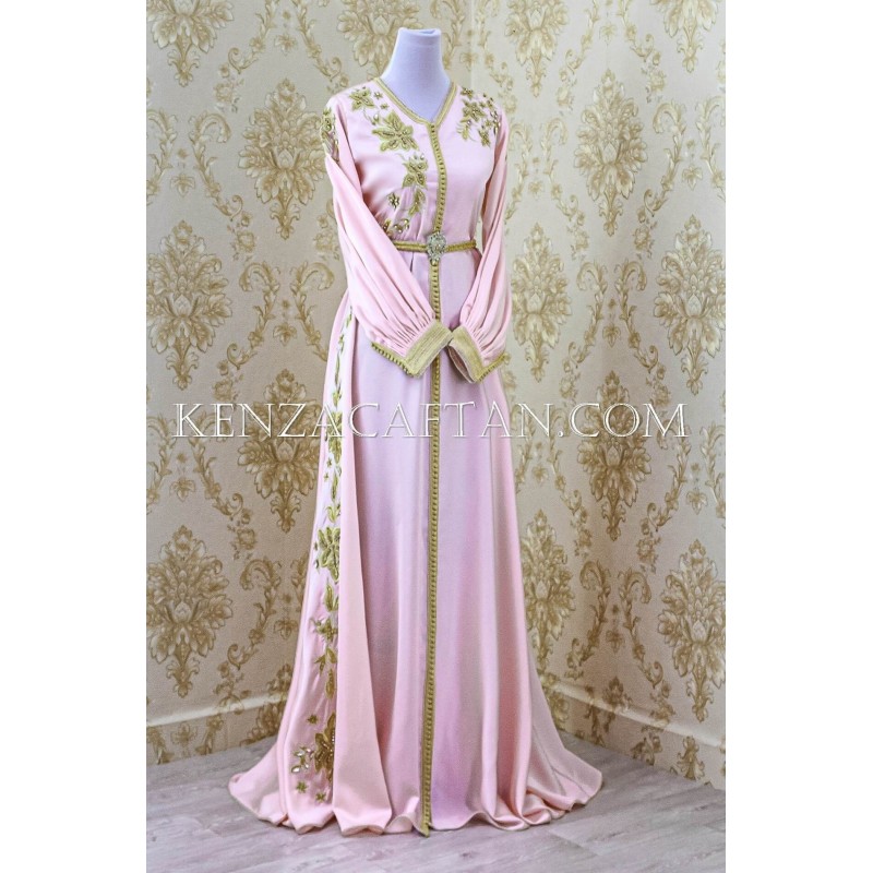 Caftan Sophia (rose) - Caftan rose pastel en satin de soie by KENZA