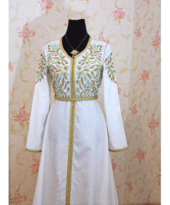 Caftan Mariage blanc et doré perlage vert -